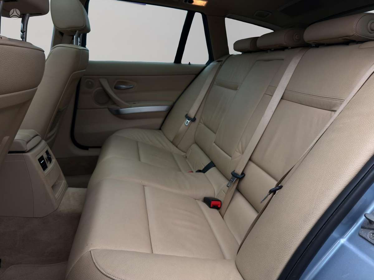 BMW 330, 3.0 l., Универсал