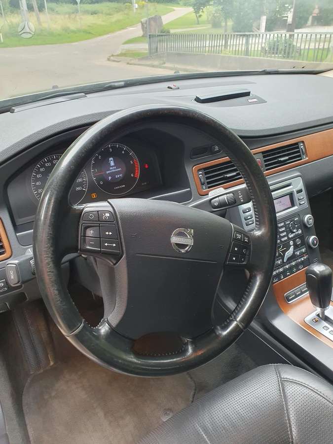 Volvo XC70, 2.4 l., wagon