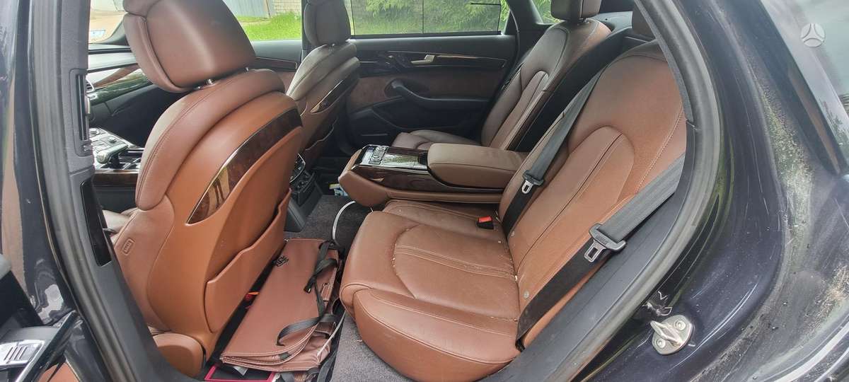 Audi A8, 4.0 l., Седан