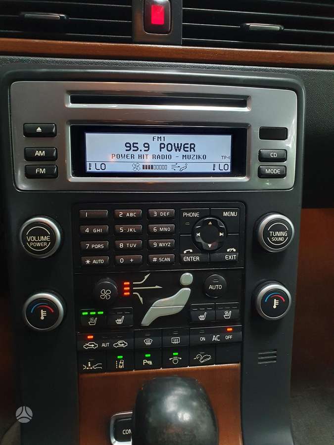 Volvo XC70, 2.4 l., wagon