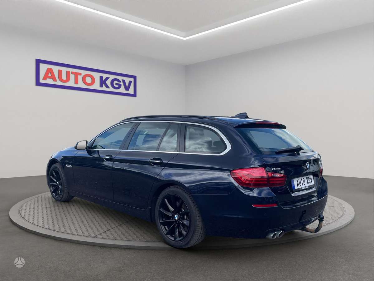 BMW 530, universalas