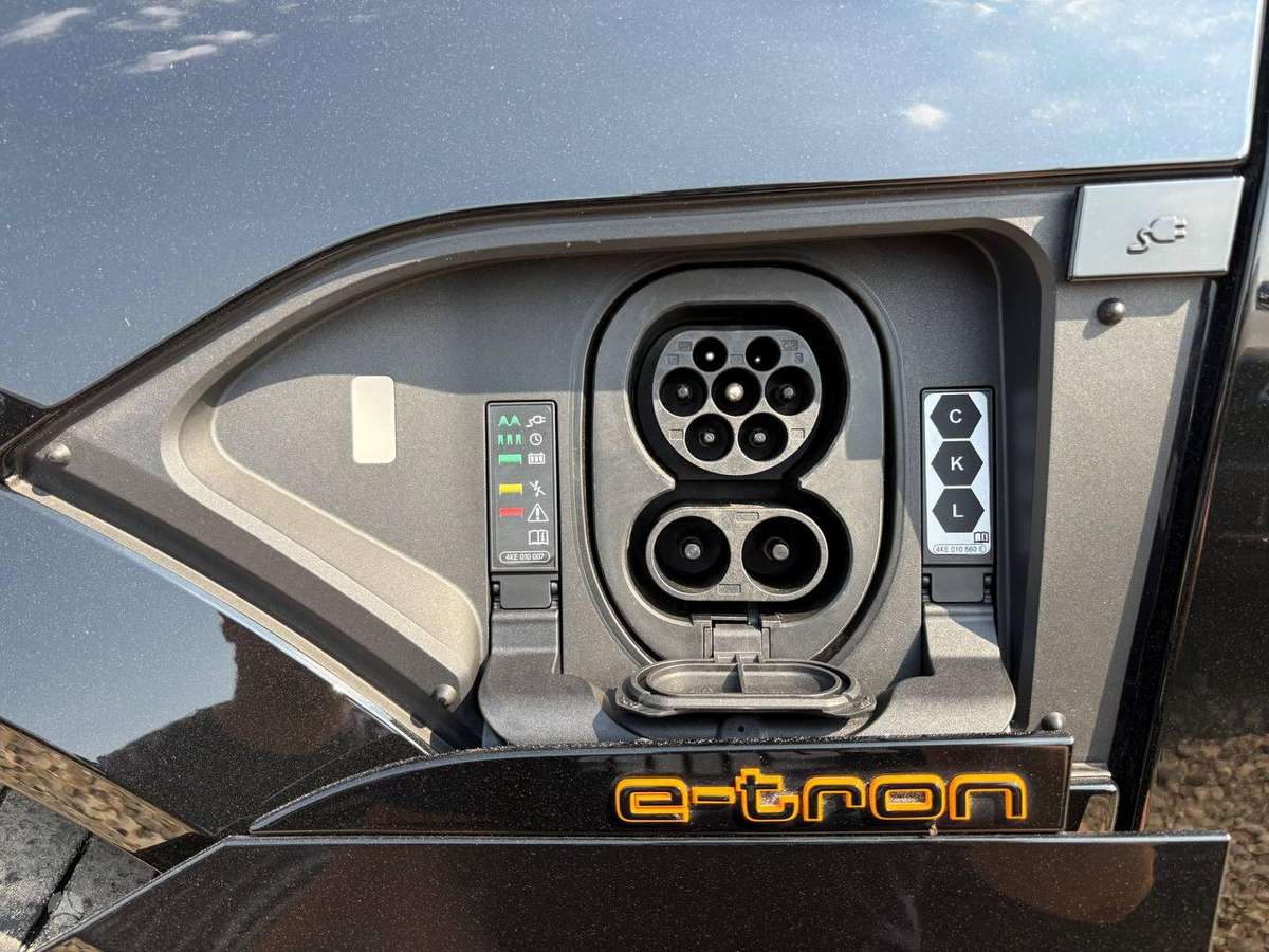 Audi e-tron S, Внедорожник / Кроссовер