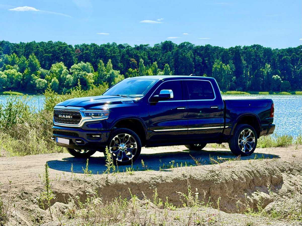 Dodge Ram, 5.7 l., off-road / crossover