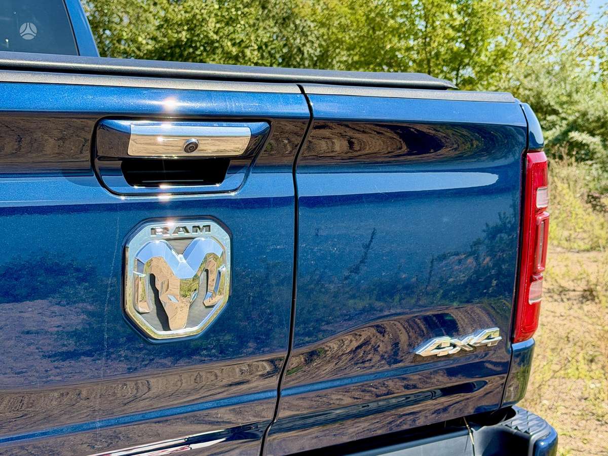 Dodge Ram, 5.7 l., off-road / crossover