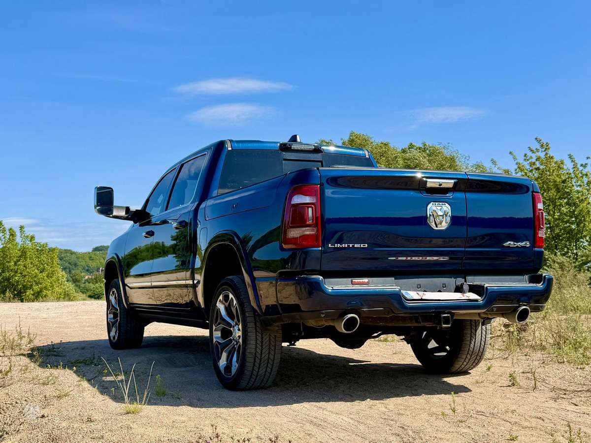Dodge Ram, 5.7 l., off-road / crossover