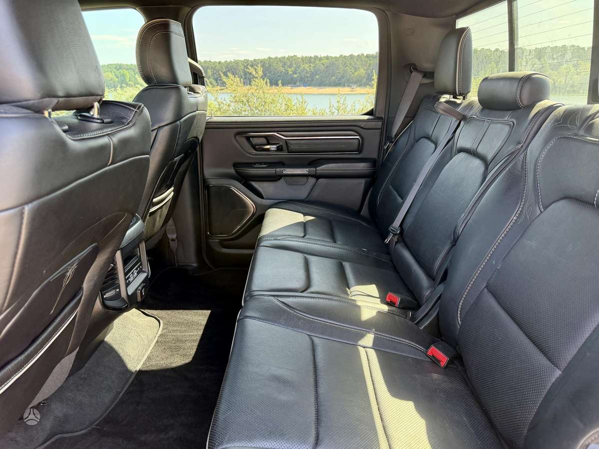Dodge Ram, 5.7 l., off-road / crossover