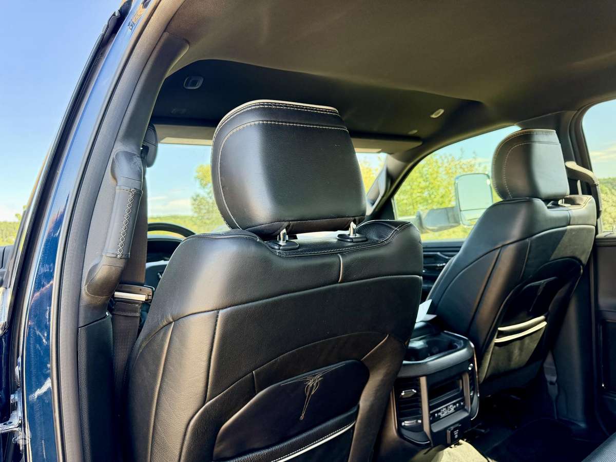 Dodge Ram, 5.7 l., off-road / crossover