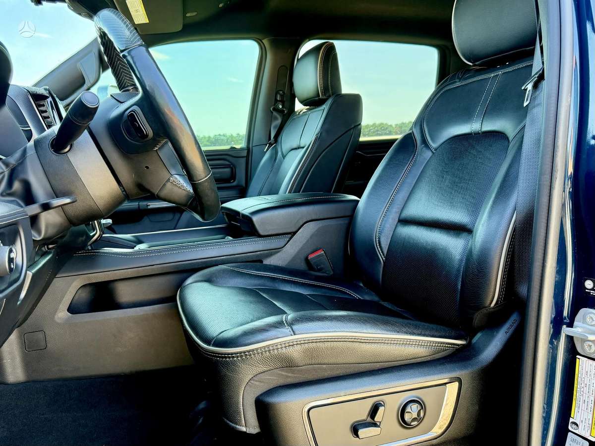 Dodge Ram, 5.7 l., off-road / crossover