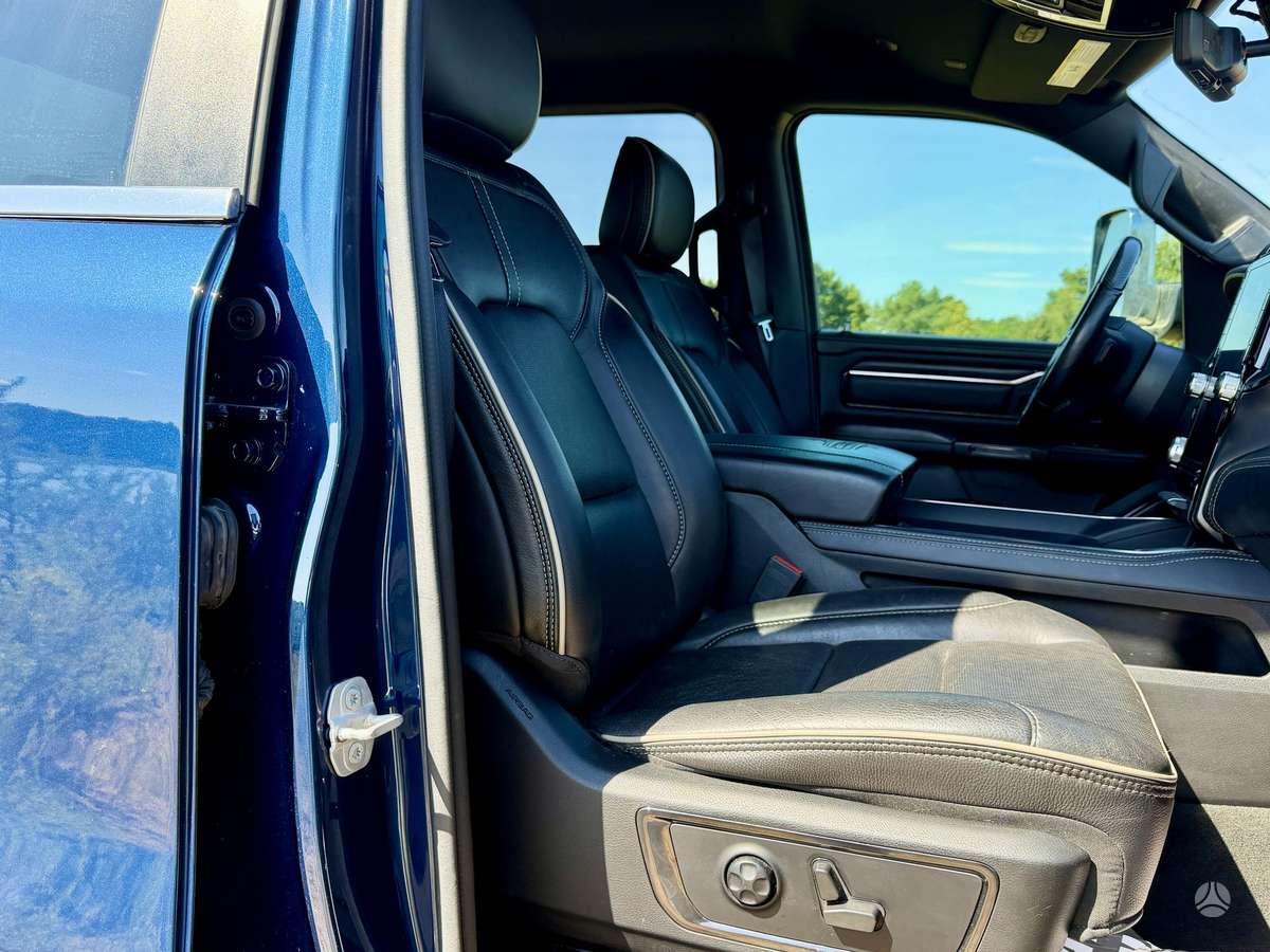 Dodge Ram, 5.7 l., off-road / crossover