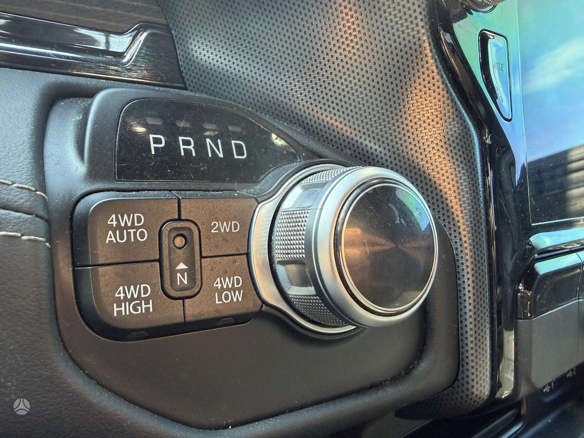 Dodge Ram, 5.7 l., off-road / crossover