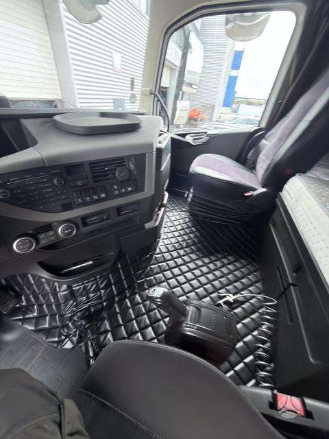 Volvo FH XL500, double sleeper