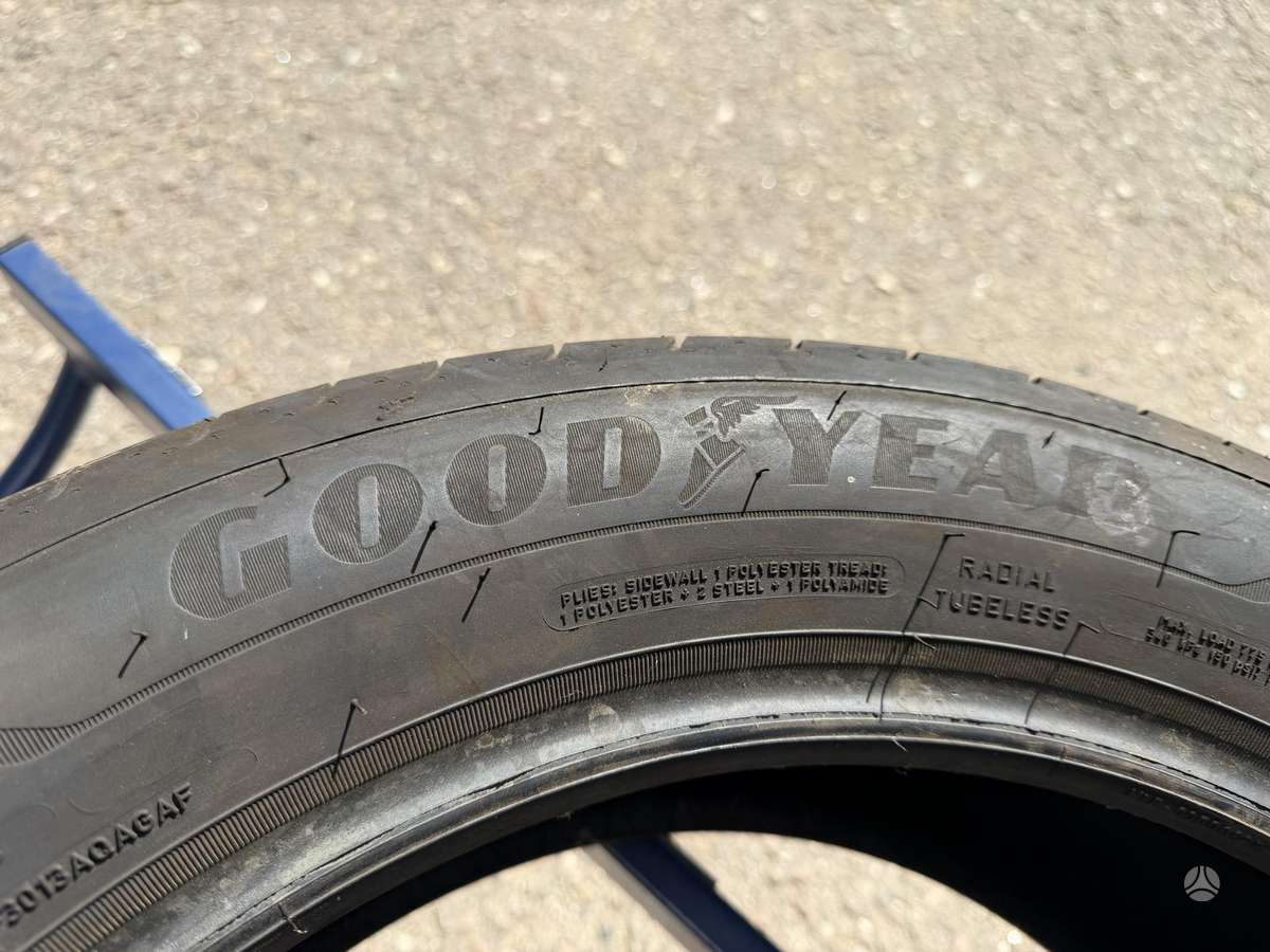 Goodyear Efficient Grip Performance 2, vasarinės 215/55 R18