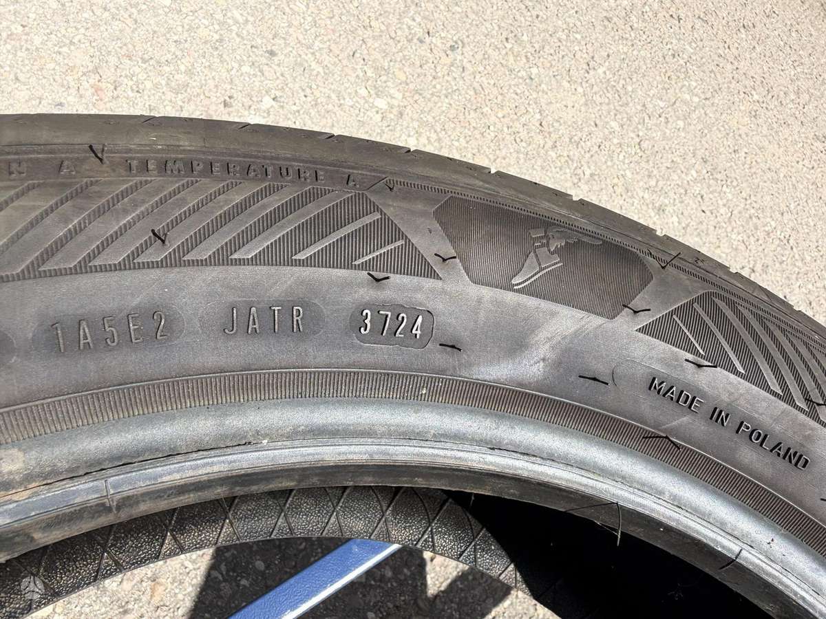 Goodyear Efficient Grip Performance 2, vasarinės 215/55 R18