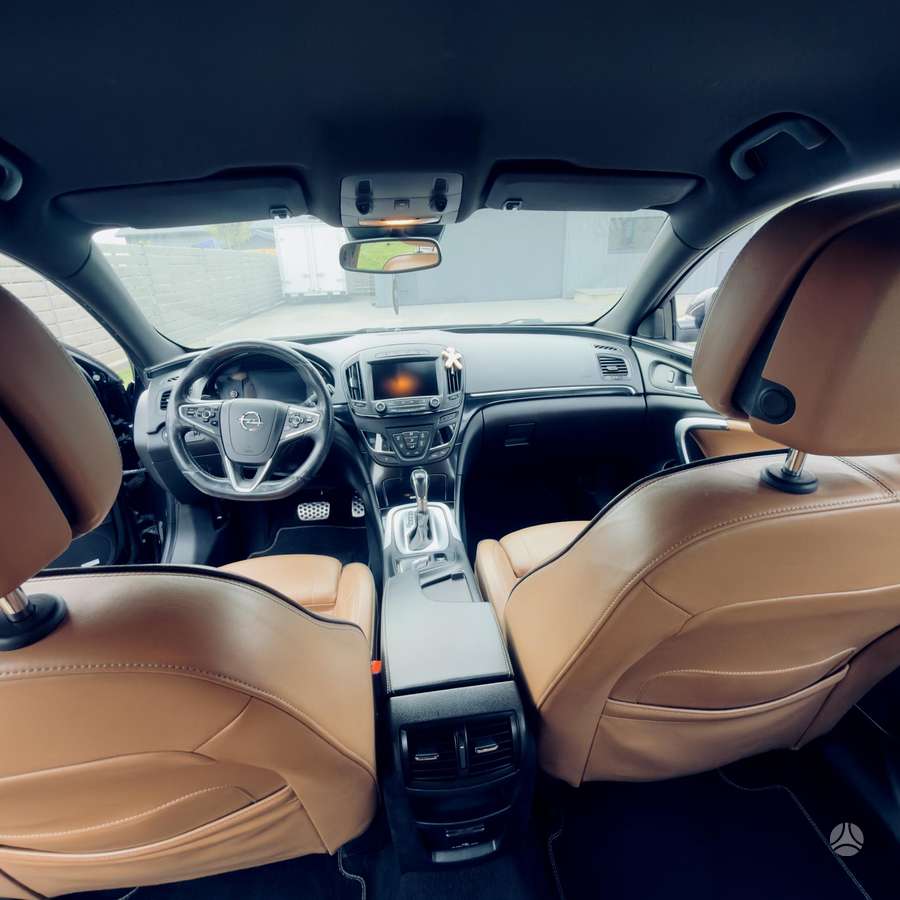 Opel Insignia, 2.0 l., hatchback