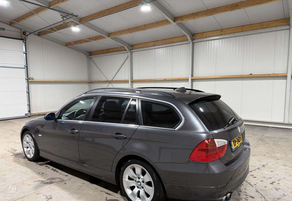 BMW 325, 2.5 l., wagon