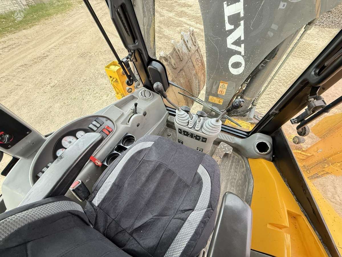 Volvo BL 71, excavator loader