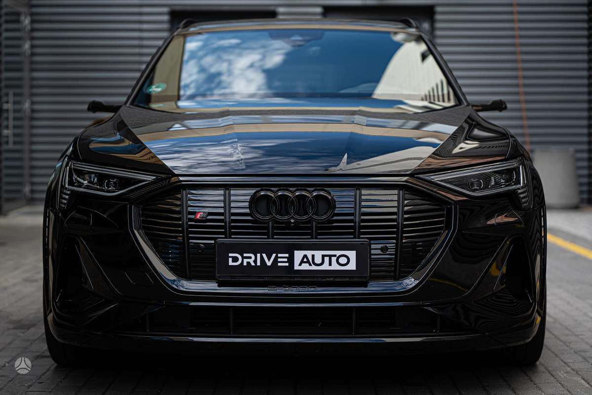 Audi e-tron S, visureigis / krosoveris