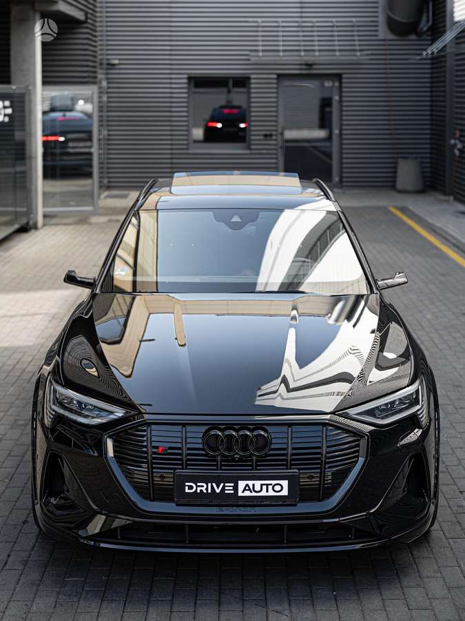 Audi e-tron S, visureigis / krosoveris