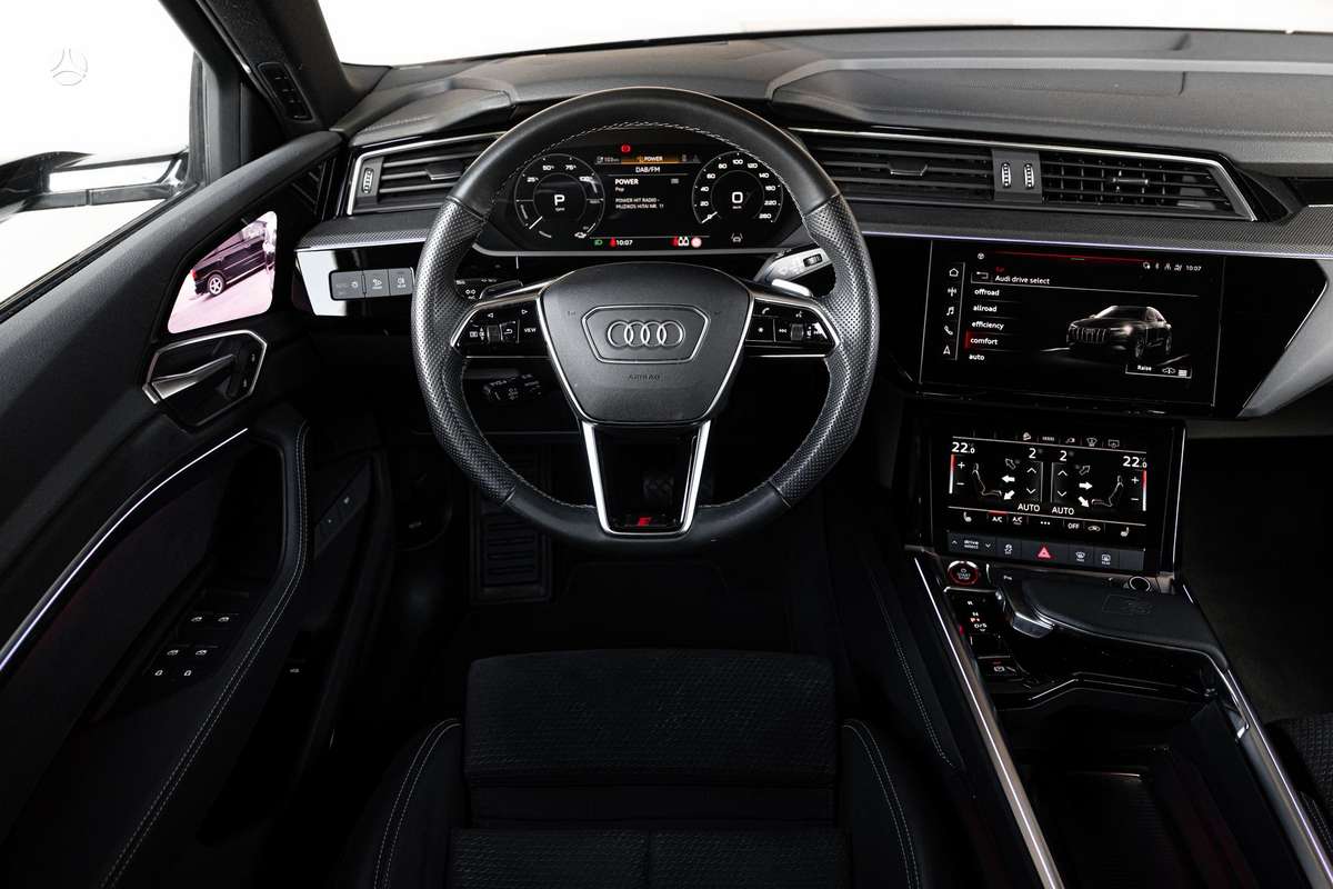 Audi e-tron S, visureigis / krosoveris