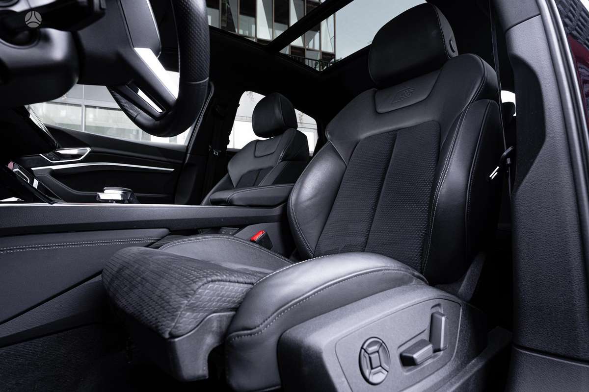 Audi e-tron S, visureigis / krosoveris