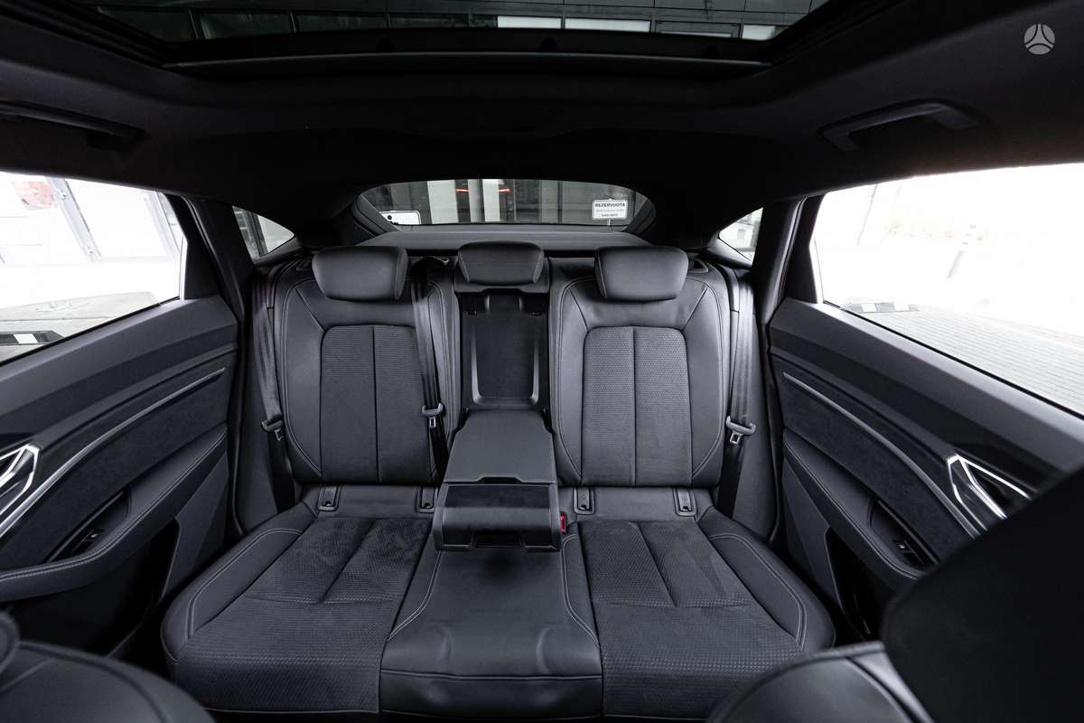 Audi e-tron S, visureigis / krosoveris