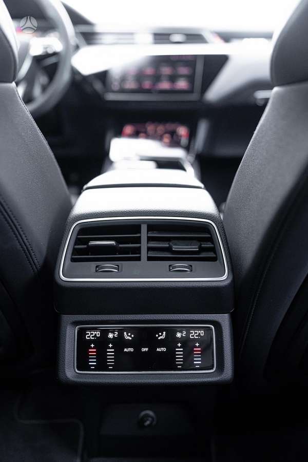 Audi e-tron S, visureigis / krosoveris