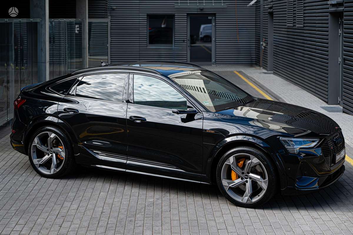 Audi e-tron S, visureigis / krosoveris
