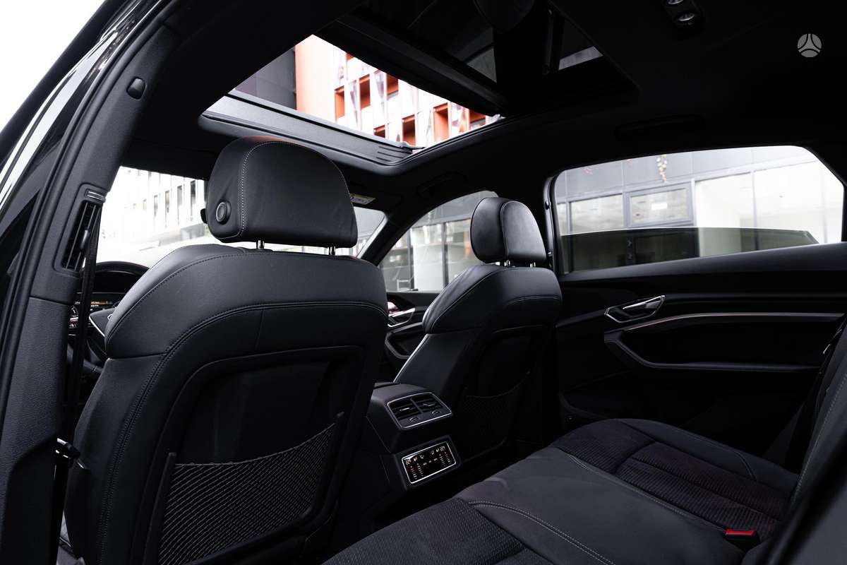 Audi e-tron S, visureigis / krosoveris