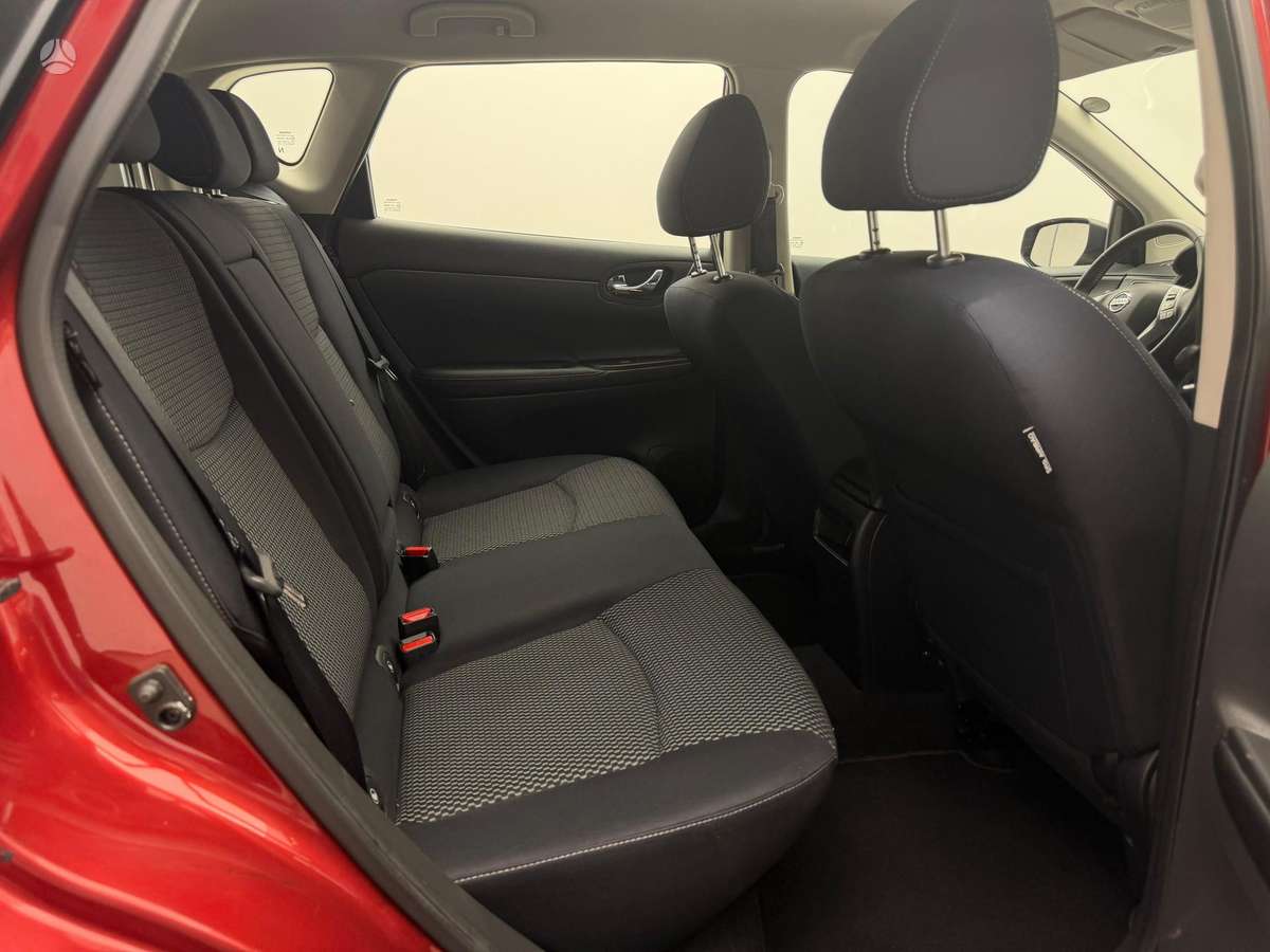 Nissan Pulsar, 1.2 l., hatchback