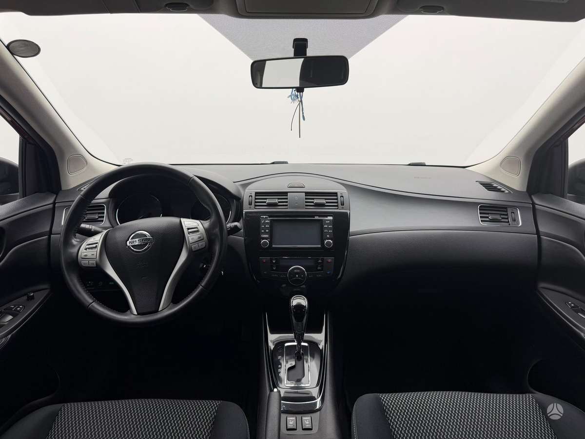 Nissan Pulsar, 1.2 l., hatchback