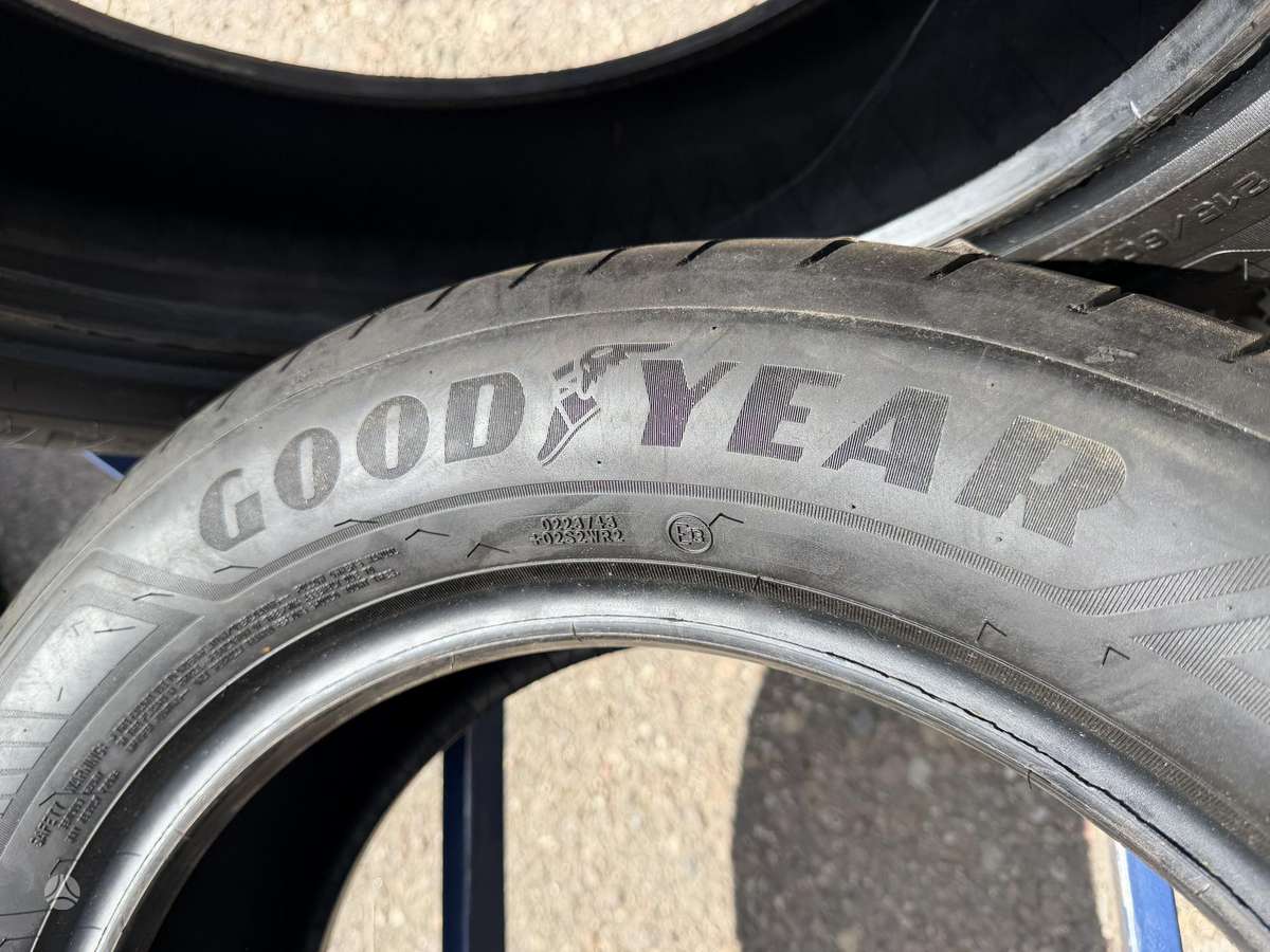 Goodyear Efficient Grip 2 SUV, summer 215/60 R17