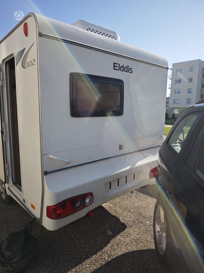EOS 302, caravans