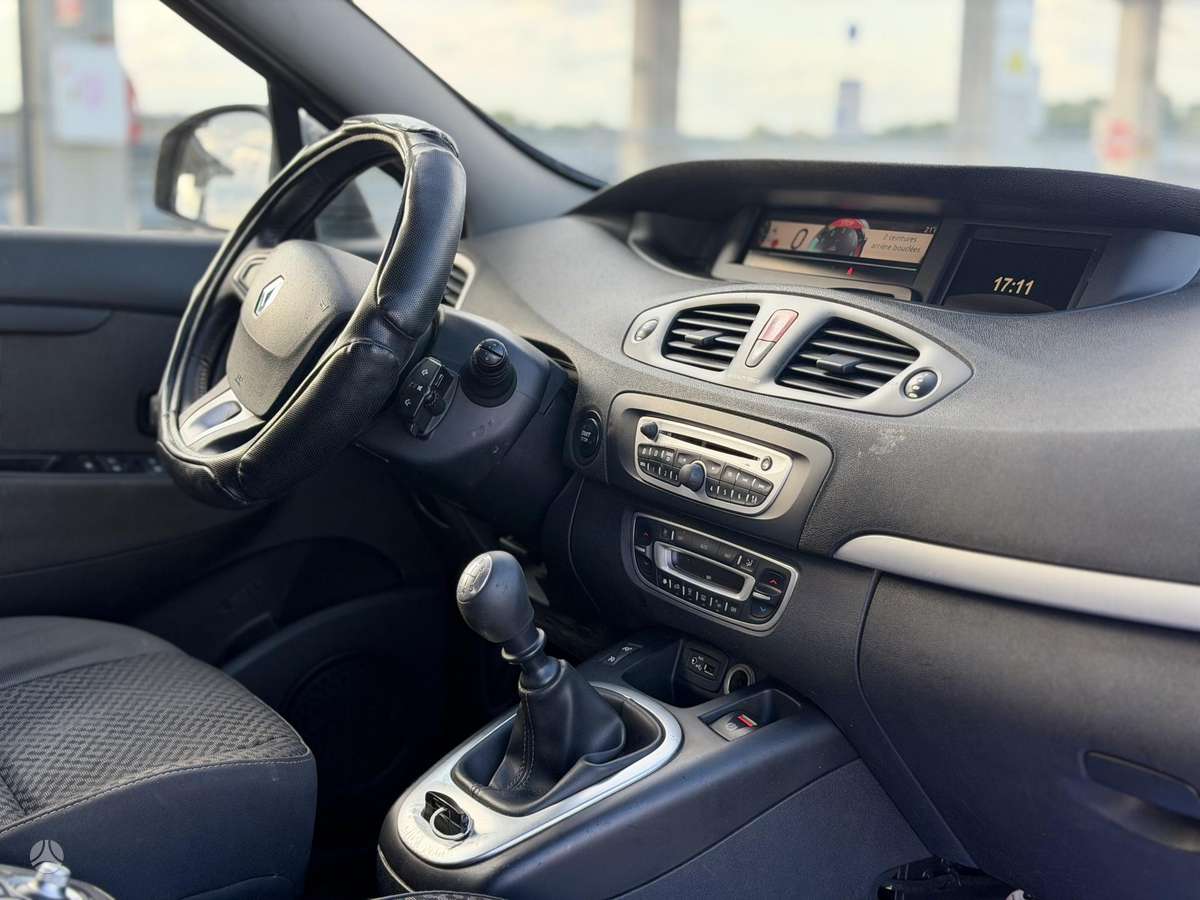 Renault Scenic - 8