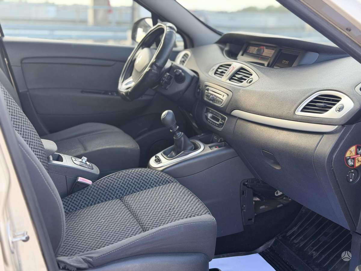 Renault Scenic - 9