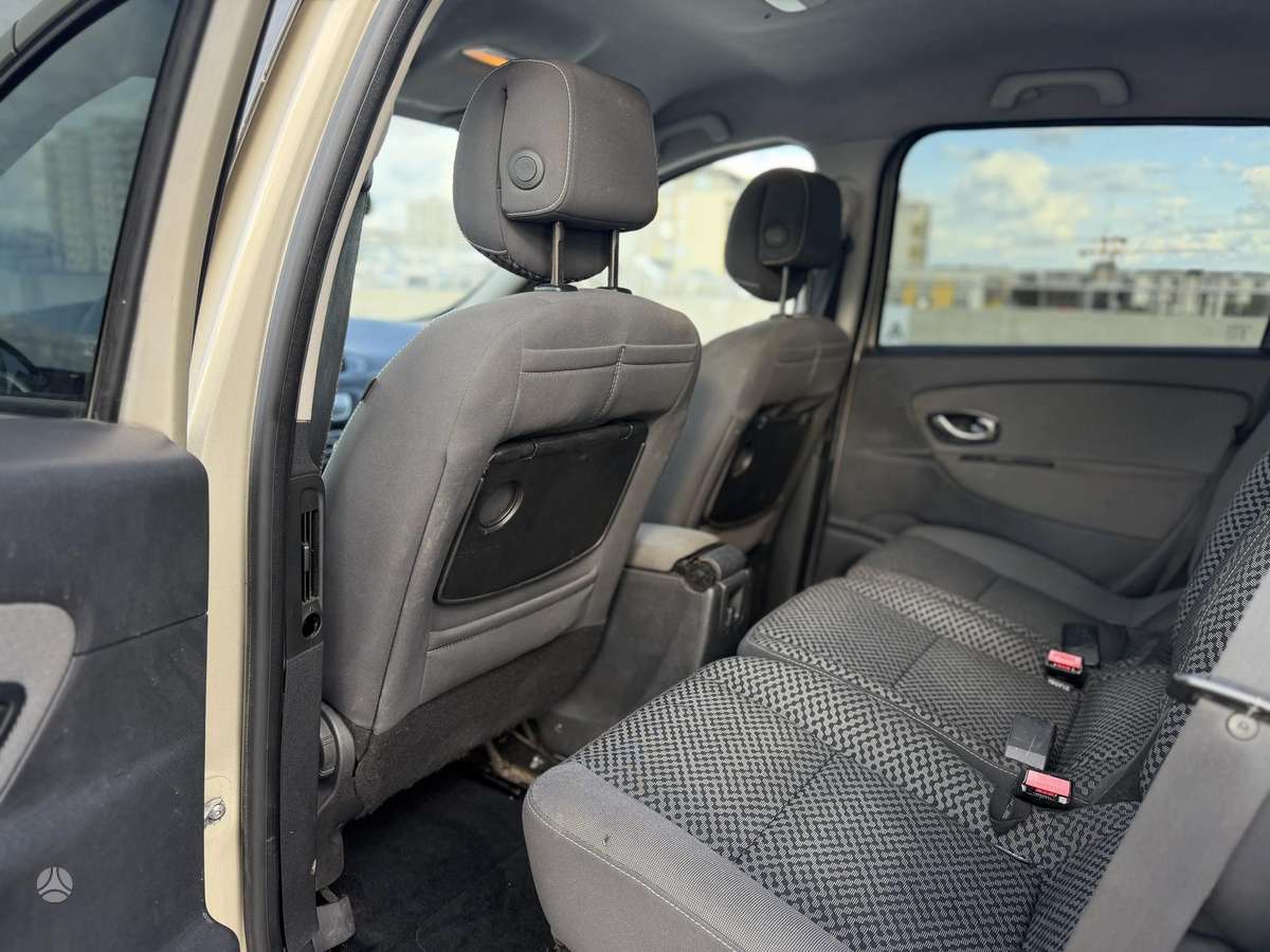 Renault Scenic - 11