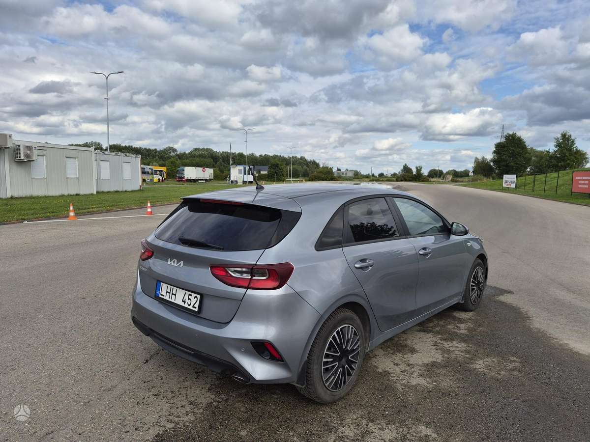 Kia Ceed, 1.6 l., hatchback