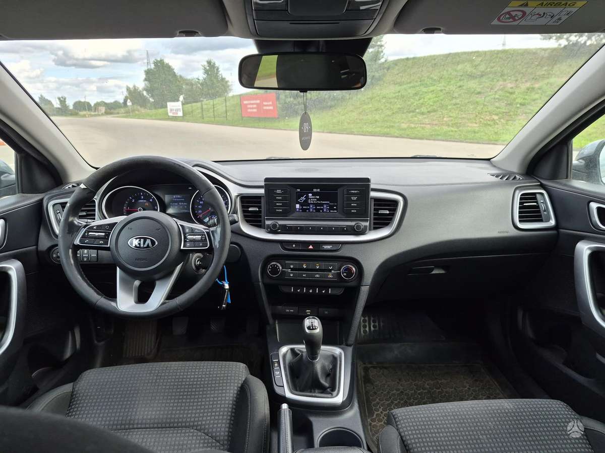 Kia Ceed, 1.6 l., Хэтчбек