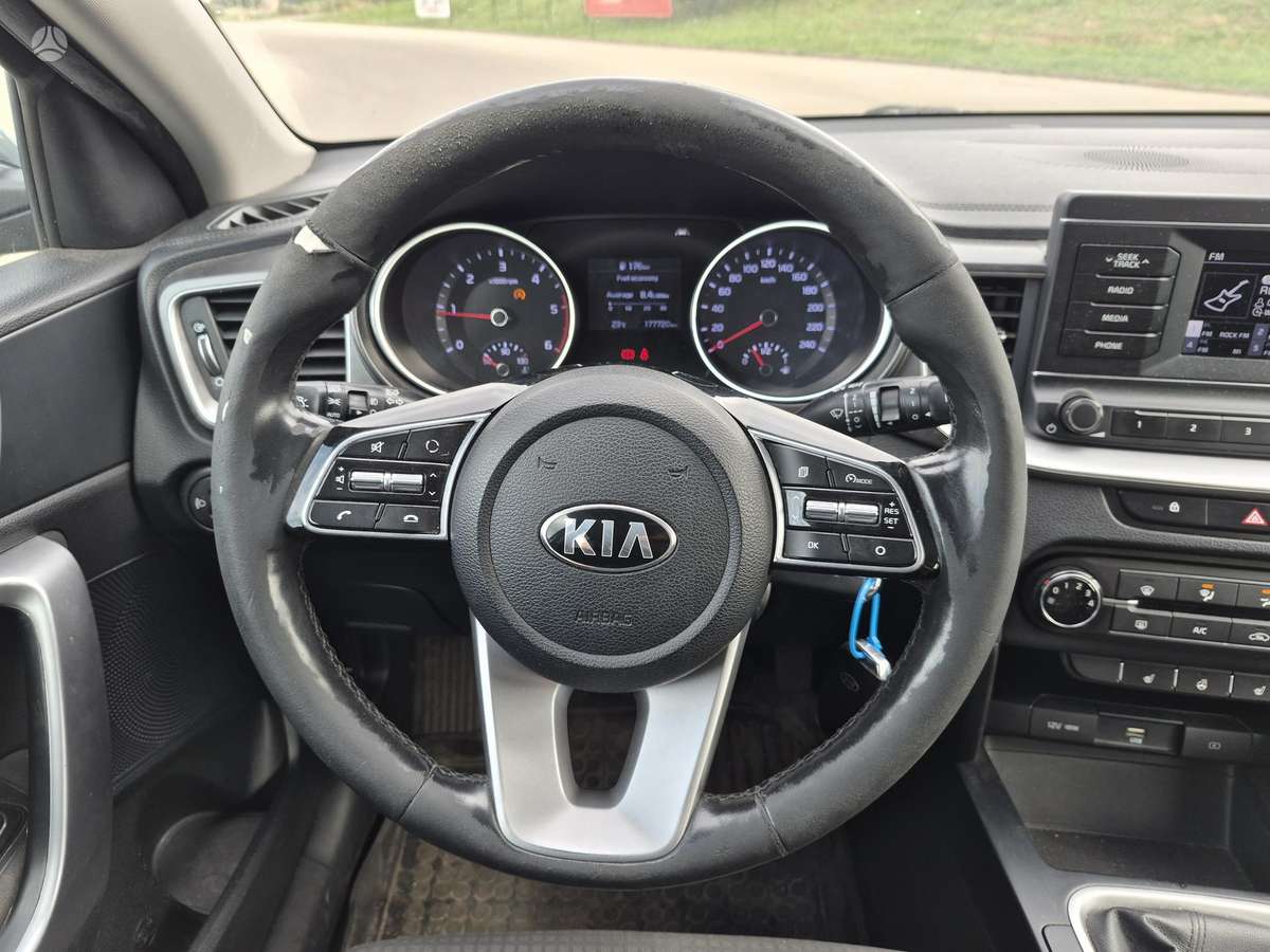 Kia Ceed, 1.6 l., Хэтчбек