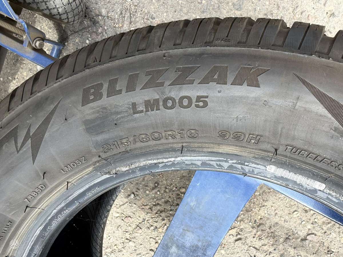 Bridgestone Blizzak LM-005, winter 215/60 R16