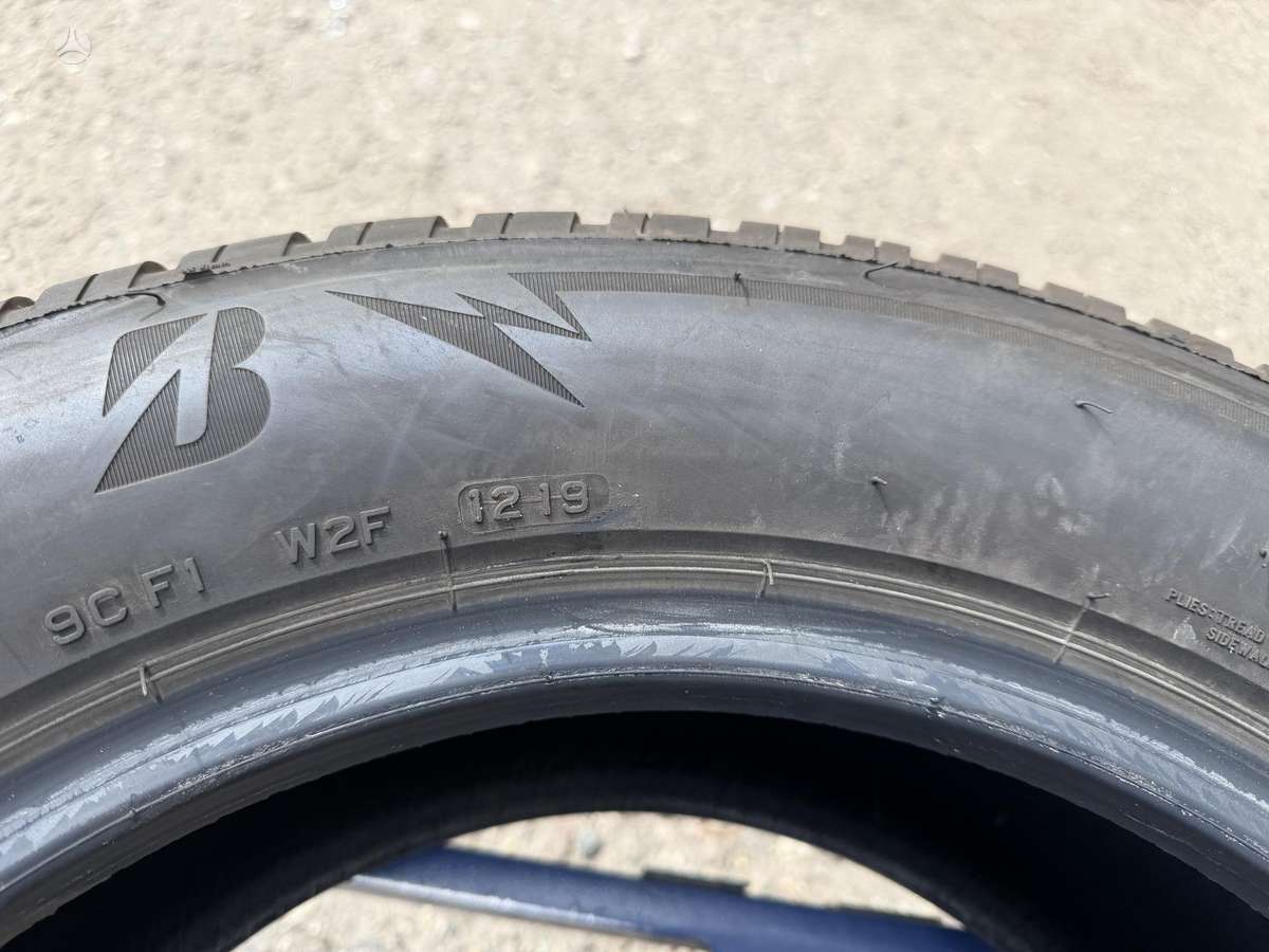 Bridgestone Blizzak LM-005, winter 215/60 R16