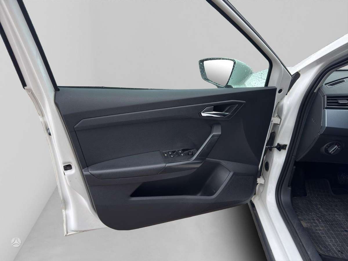 SEAT Arona - 10