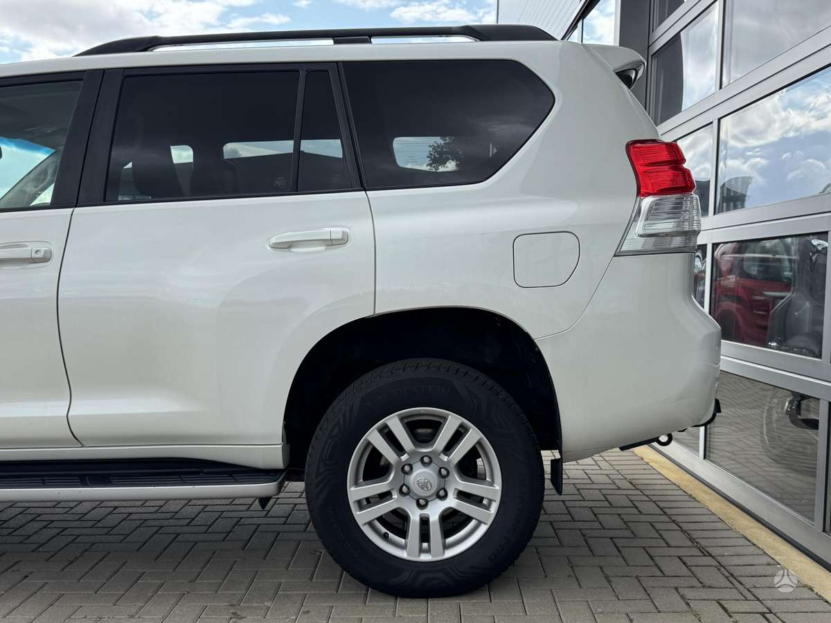 Toyota Land Cruiser - 12