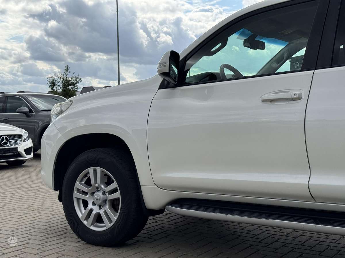 Toyota Land Cruiser - 10