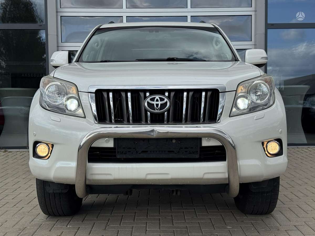 Toyota Land Cruiser - 4