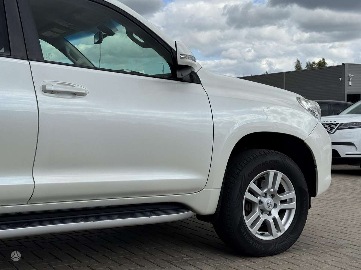 Toyota Land Cruiser - 9