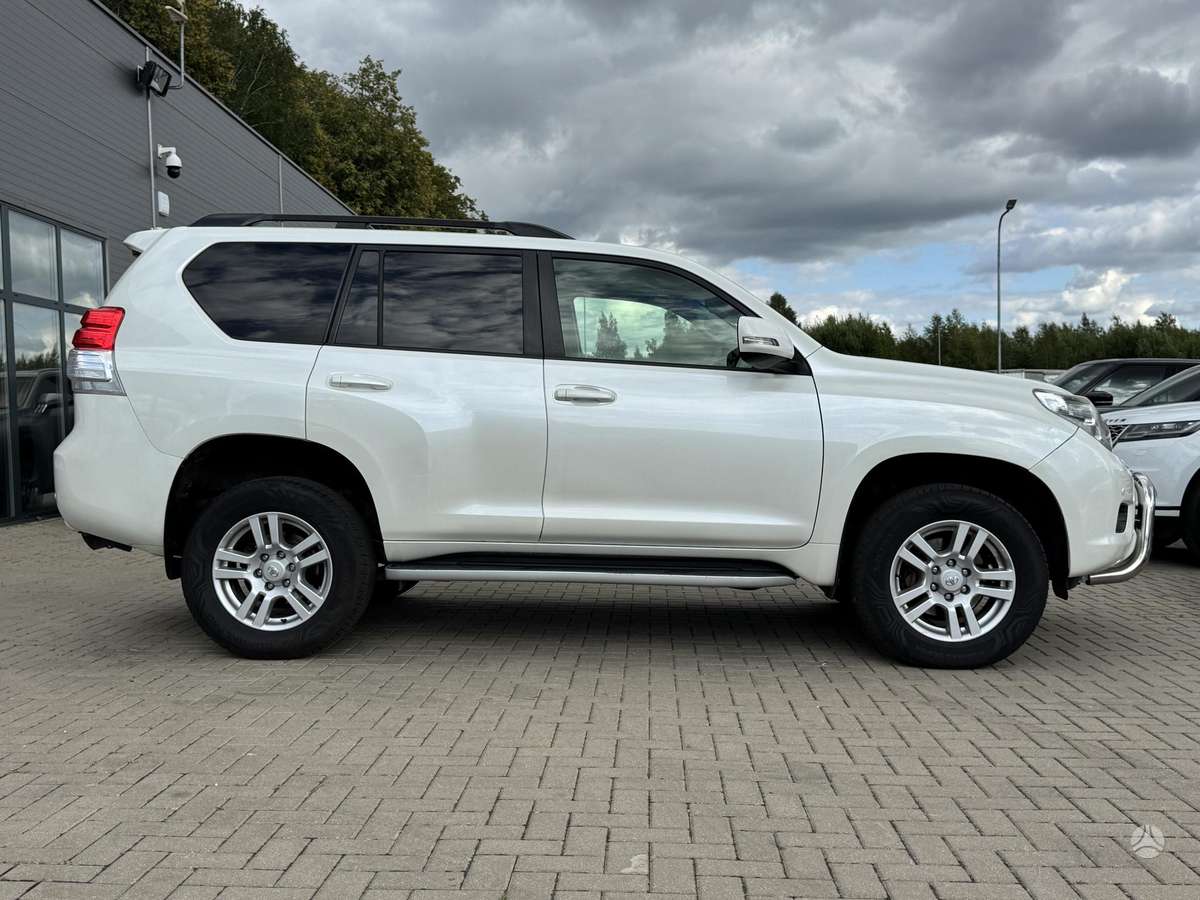 Toyota Land Cruiser - 8