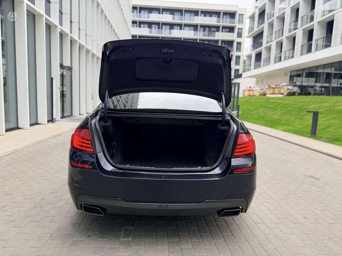 BMW M550, 3.0 l., Седан