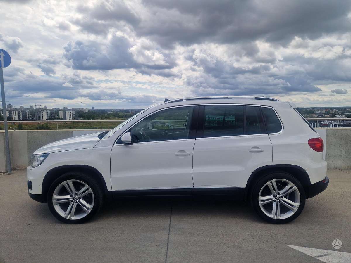 Volkswagen Tiguan - 4