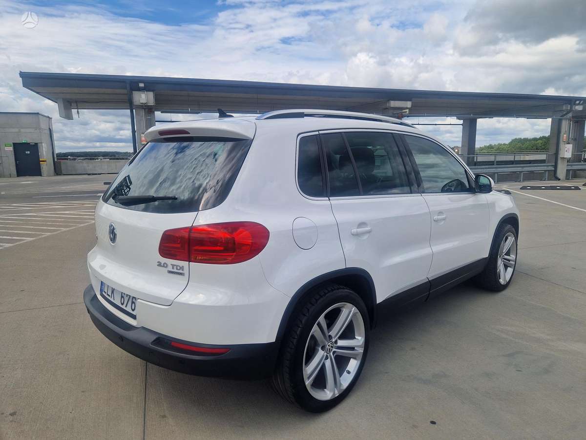 Volkswagen Tiguan - 11