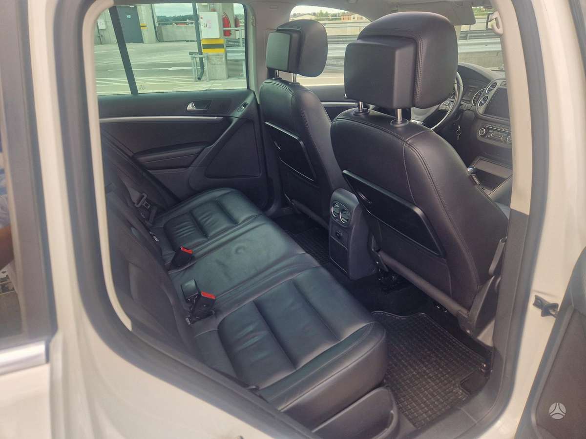 Volkswagen Tiguan - 12